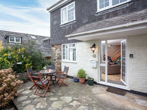 Outdoor dining - 2 bedroom accommodation in Kingsbridge (Kingsbridge)