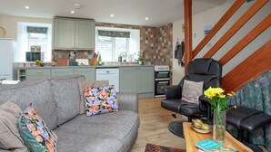 Living area - 2 bedroom accommodation in Kingsbridge (Kingsbridge)