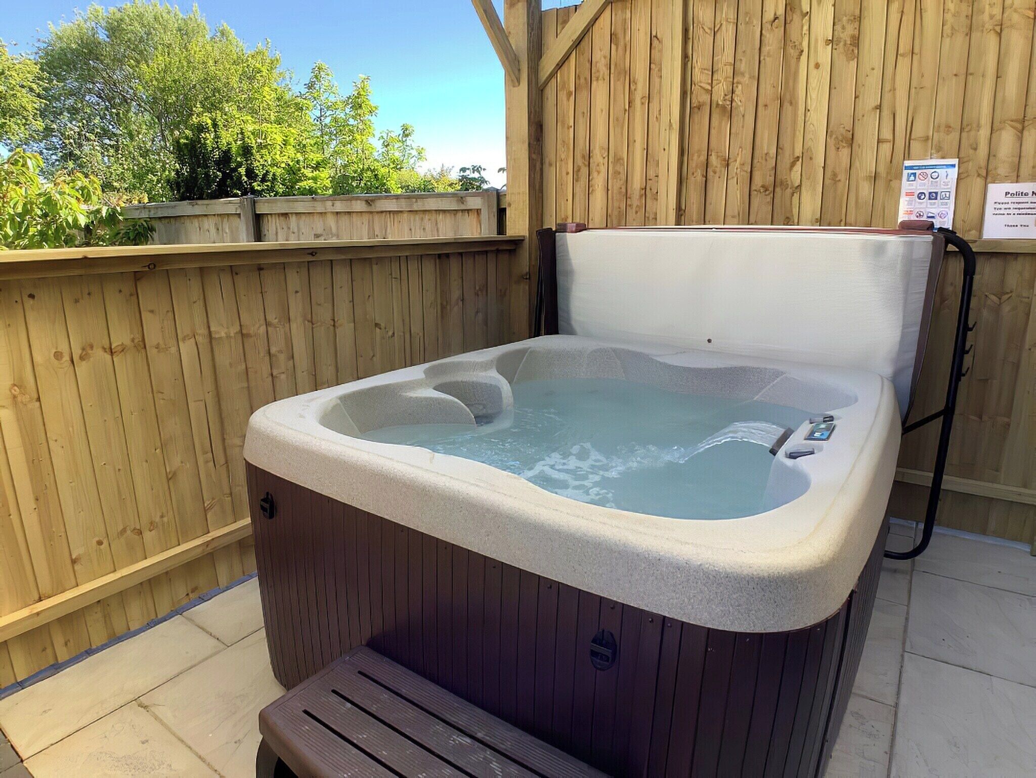 Outdoor spa tub