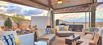 11 Mi to Dtwn Phoenix! Mtn-View Retreat w/ Hot Tub