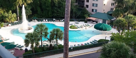 室外游泳池,恒温泳池