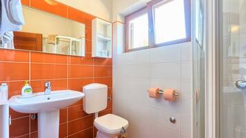 Dusch, hÄrtork, handdukar och tvÄl