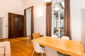 Dining - Apt x 4 IN THE FULL CENTER! 400 meters from Porta Susa (Torino)