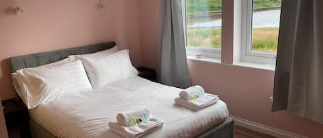 3 bedrooms, free WiFi, bed sheets