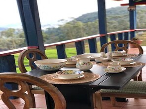 Outdoor dining - Casa ecoturistica con rio y vista a las montañas (Pacho)