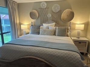 2 bedrooms, travel cot, free WiFi, bed sheets - Cozy beach condo (Bradenton Beach)