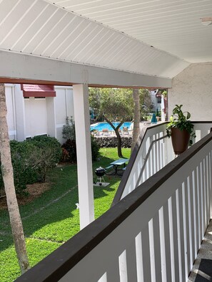 Property grounds - Cozy beach condo (Bradenton Beach)