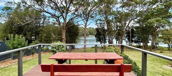 Bellbird Lakeside Cottage 