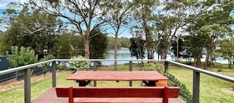 Bellbird Lakeside Cottage