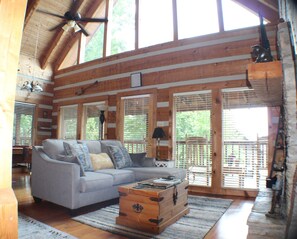 Smart TV, fireplace - Cabin of Dreams – Bluff Mountain Views, Hot Tub & Wildlife (Pigeon Forge)