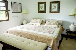 4 quartos, escrivaninha, ferros/tábuas de passar roupa, Wi-Fi