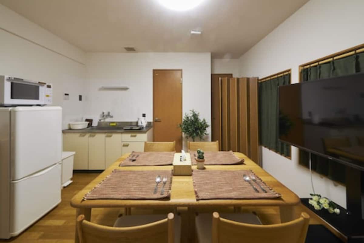Casa familiar, para no fumadores (Kura) | 2 habitaciones, escritorio, wifi gratis y ropa de cama