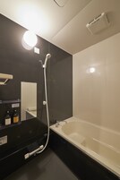 OyadoKinokuniya Togiya Machi Harimaya | Bathroom | Separate tub and shower, free toiletries, hair dryer, slippers