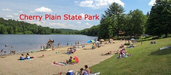 2 Bed Berkshire Apt minutes to Jiminy Peak Ski