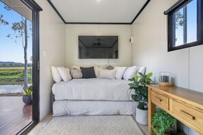 7 bedrooms, free WiFi, bed sheets, wheelchair access