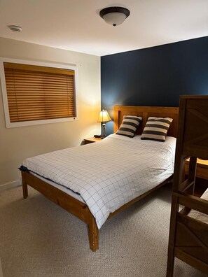 1 dormitori, planxa i posts de planxar, wifi gratuïta i roba de llit 