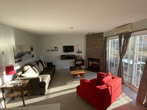 Televisor intel·ligent i llar de foc 