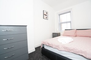 3 Schlafzimmer, Bügeleisen/Bügelbrett, WLAN, Bettwäsche