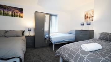 3 bedrooms, iron/ironing board, WiFi, bed sheets