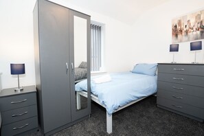 3 Schlafzimmer, Bügeleisen/Bügelbrett, WLAN, Bettwäsche