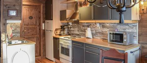 Kühlschrank, Ofen, Herdplatte, Geschirrspüler