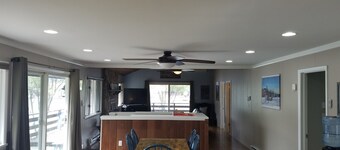 Chalet Ripple-Lake Harmony- Lakefront- 5 Bedroom 3.5 bath- near Restaurants/Bars
