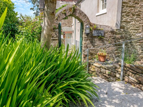2 bedroom accommodation in Rumleigh