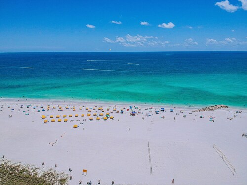 Gorgeous Beach View balcony and heated pool
