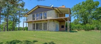 Primrose Farmhouse (Near Turner Falls) 