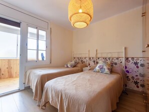 3 slaapkamers, een strijkplank/strijkijzer, wifi