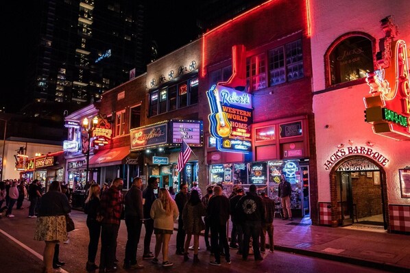 Nicht klassifiziertes Bild, 1 von 48, Schaltfläche