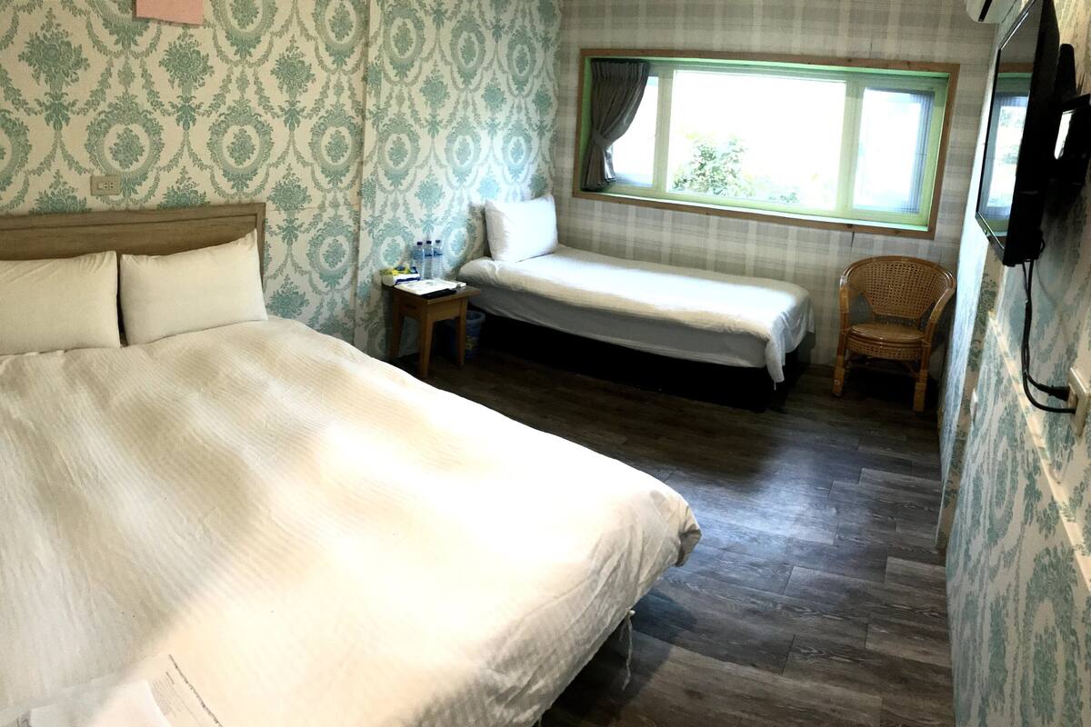 Triple Room | Premium bedding, desk, bed sheets