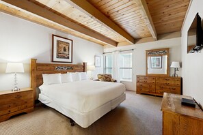 1 slaapkamer, een strijkplank/strijkijzer, internet, beddengoed