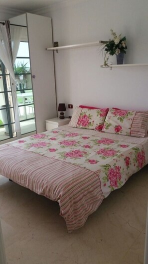 2 slaapkamers, een kluis op de kamer, een strijkplank/strijkijzer