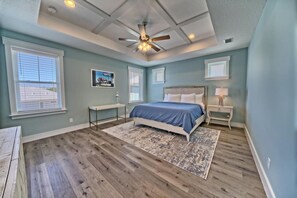 5 bedrooms, desk, iron/ironing board, free WiFi