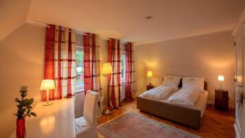 2 habitaciones y escritorio