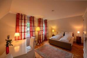 Unclassified image, 2 of 30, button