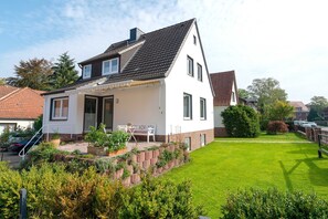 Unclassified image, 5 of 30, button