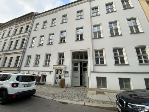 Excellently located 2-room apartment with balcony and high-speed internet in Mitte