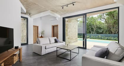 Unique Design Villa Doris