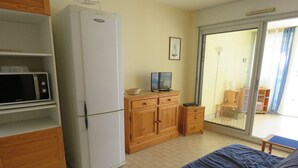 Unclassified image, 5 of 12, button