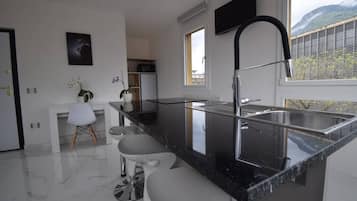 Frigorifero, microonde, forno, lavastoviglie
