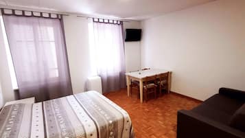 2 chambres, fer et planche Ă repasser, Wi-Fi, draps fournis