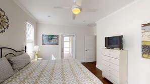 3 bedrooms, iron/ironing board, free WiFi, bed sheets