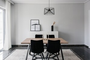 Business Apartment | In-room dining - Spacious & Airy 1 Bedroom Apartment near HELEXPO (Marousi)