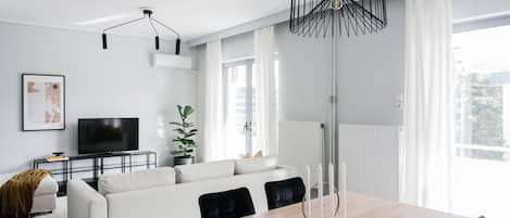 Apartamento empresarial | Sala de estar | Smart TV 43 polegadas com canais digitais, TV, Netflix