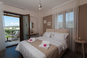 3 bedrooms, in-room safe, iron/ironing board, WiFi