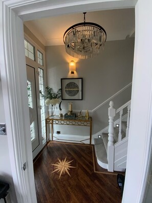 Interior - Beautiful, Boutique, Period Victorian London house,- 8 miles into Central London (Catford)
