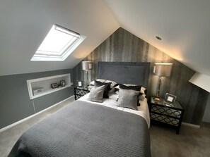 3 bedrooms, in-room safe, iron/ironing board, travel cot - Beautiful, Boutique, Period Victorian London house,- 8 miles into Central London (Catford)