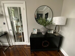 Interior - Beautiful, Boutique, Period Victorian London house,- 8 miles into Central London (Catford)